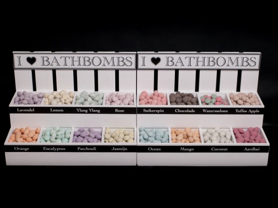 I love bathbombs  stand 5